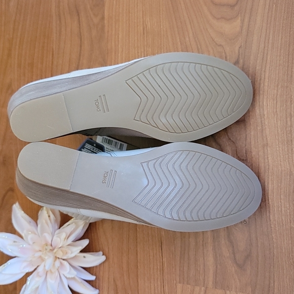 TOMS Natural Suede Bootie - Picture 10 of 11